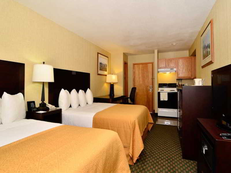 Quality Inn & Suites Seattle Center Room photo